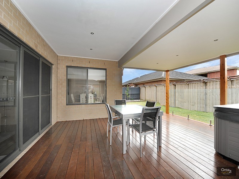 14 Saltbush Avenue, Lyndhurst VIC 3975