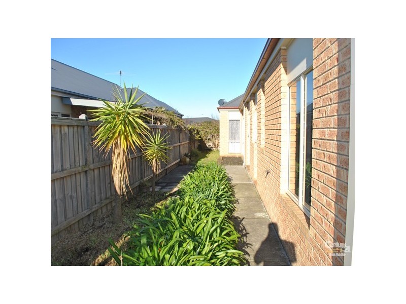 30 Jack William Way, Berwick VIC 3806