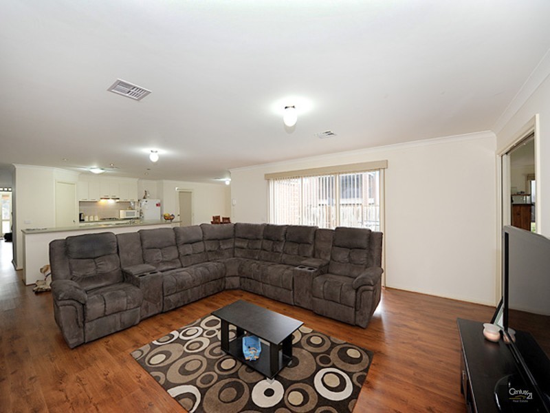 14 Roselea Place, Narre Warren North VIC 3804