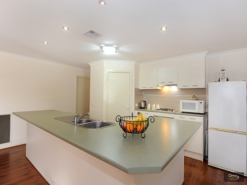 14 Roselea Place, Narre Warren North VIC 3804