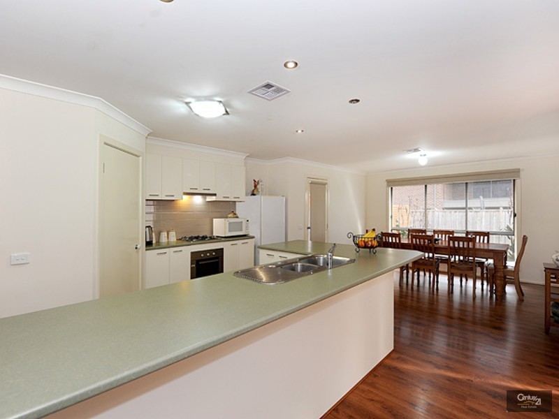 14 Roselea Place, Narre Warren North VIC 3804