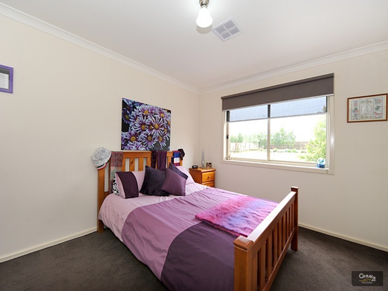 14 Roselea Place, Narre Warren North VIC 3804