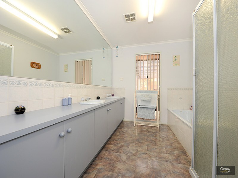 23 Denver Drive, Narre Warren VIC 3805