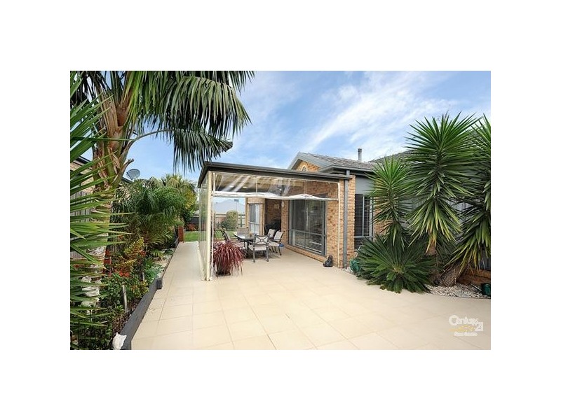 12 McCubbin Way, Berwick VIC 3806