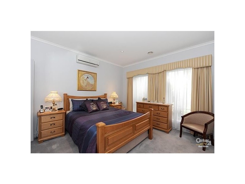 12 McCubbin Way, Berwick VIC 3806