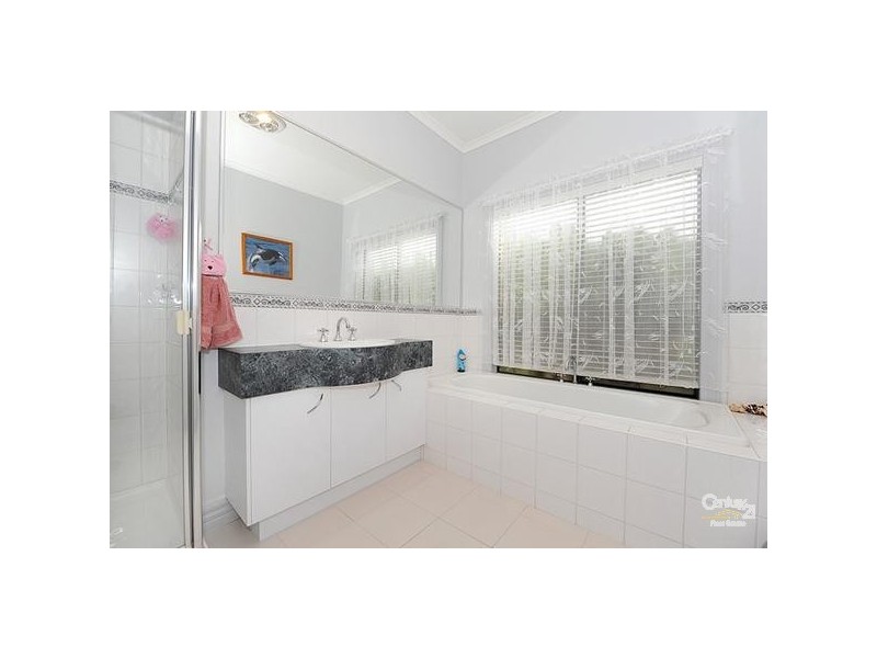 12 McCubbin Way, Berwick VIC 3806