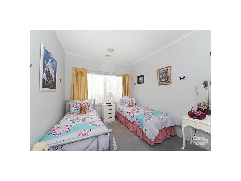 12 McCubbin Way, Berwick VIC 3806