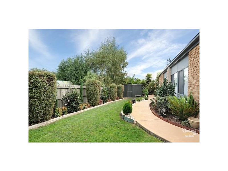 12 McCubbin Way, Berwick VIC 3806