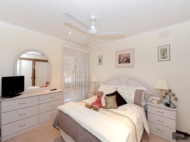 1/25 Manuka Road, Berwick VIC 3806