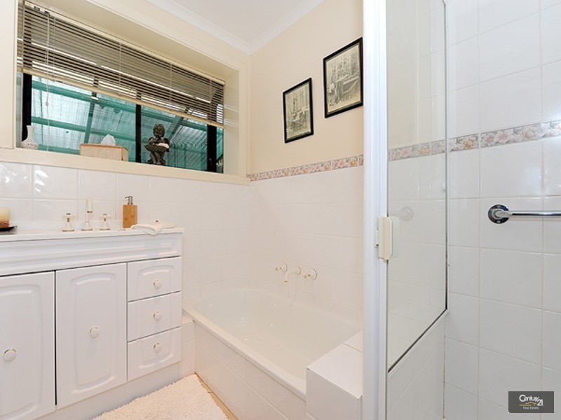 1/25 Manuka Road, Berwick VIC 3806