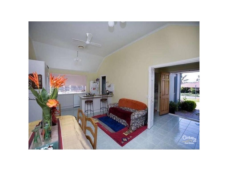 24 Chirnside Drive, Berwick VIC 3806