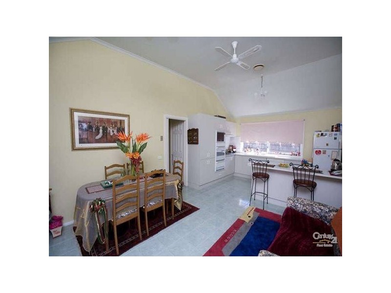 24 Chirnside Drive, Berwick VIC 3806