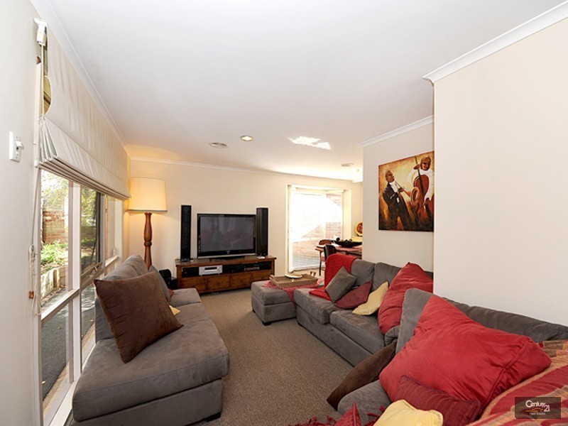 2 Cliveden Close, Narre Warren South VIC 3805