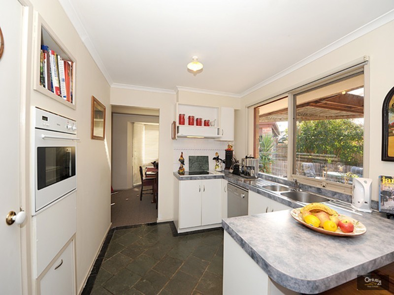 2 Cliveden Close, Narre Warren South VIC 3805