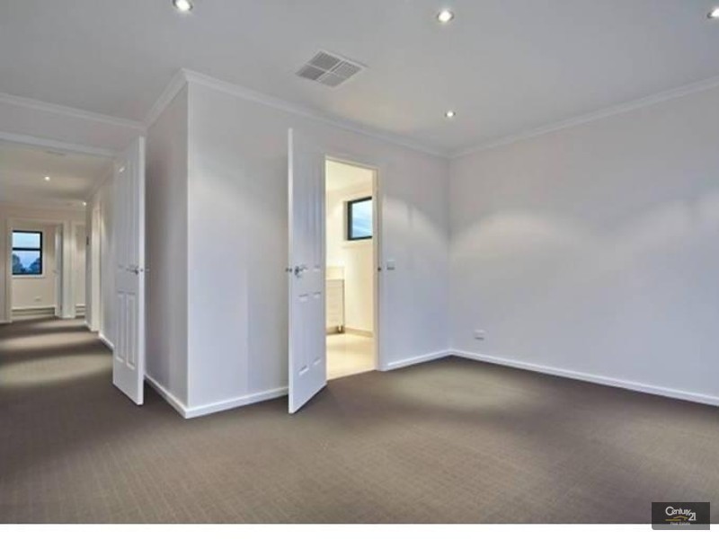 10 Georgetown Way, Officer VIC 3809