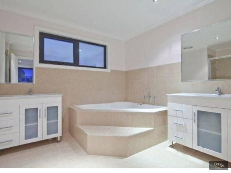 10 Georgetown Way, Officer VIC 3809