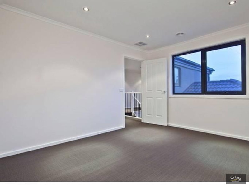 10 Georgetown Way, Officer VIC 3809