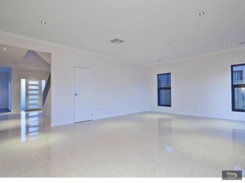 10 Georgetown Way, Officer VIC 3809