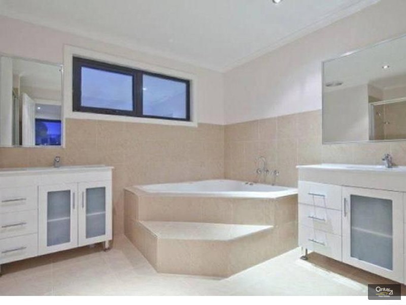 10 Georgetown Way, Officer VIC 3809