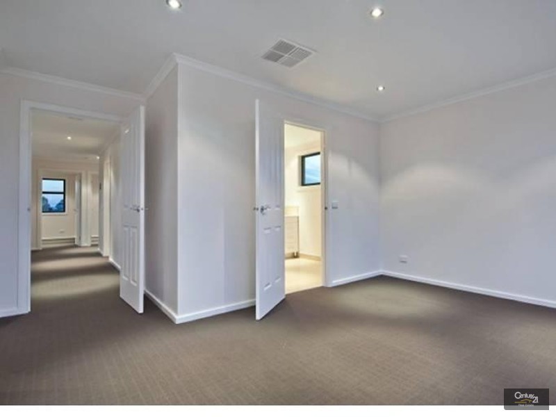 10 Georgetown Way, Officer VIC 3809