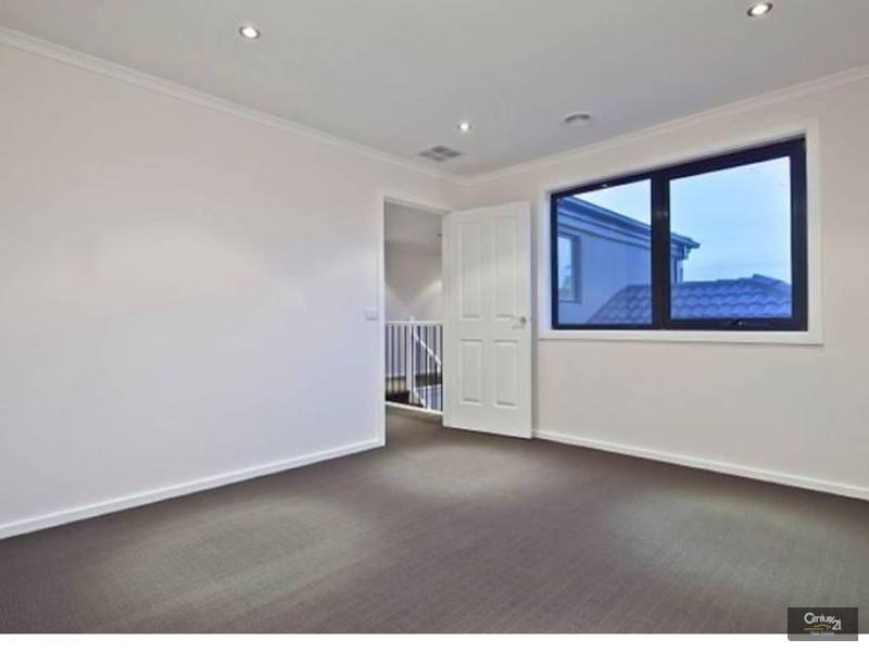 10 Georgetown Way, Officer VIC 3809