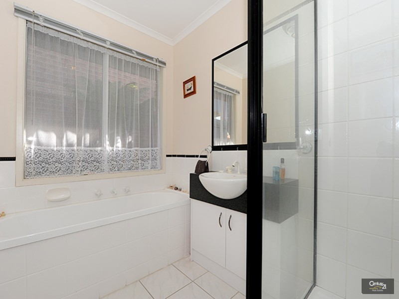 143 Kurrajong Road, Narre Warren VIC 3805