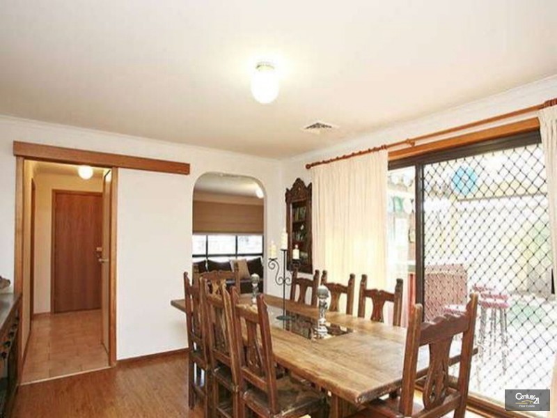 2 Ireland Avenue, Narre Warren VIC 3805