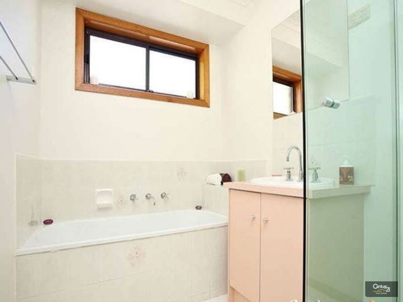 2 Ireland Avenue, Narre Warren VIC 3805