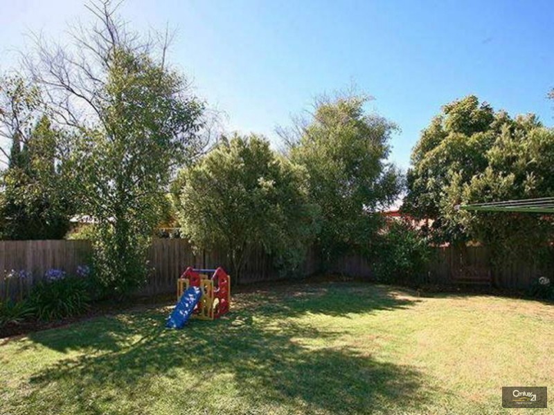 2 Ireland Avenue, Narre Warren VIC 3805