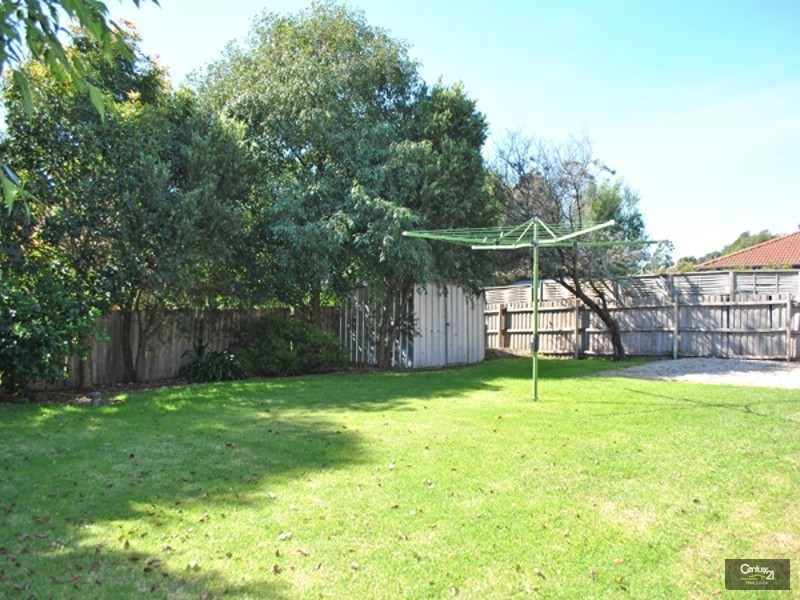 2 Ireland Avenue, Narre Warren VIC 3805