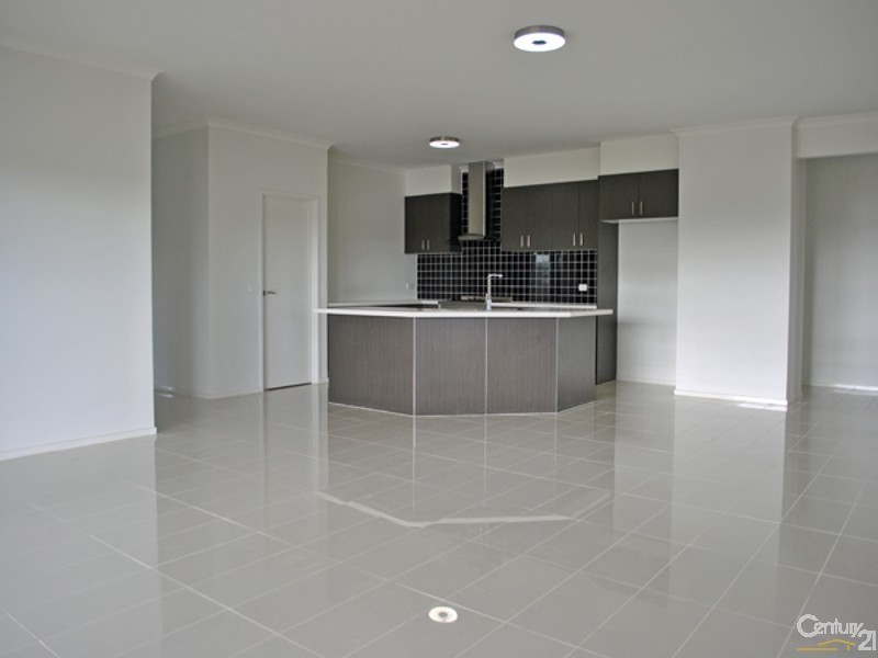 31 Donohue Street, Cranbourne East VIC 3977