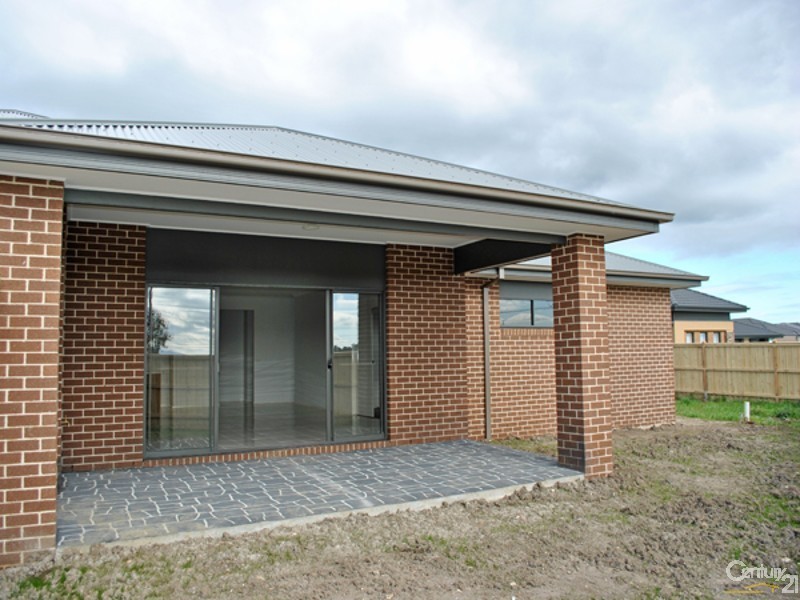 31 Donohue Street, Cranbourne East VIC 3977