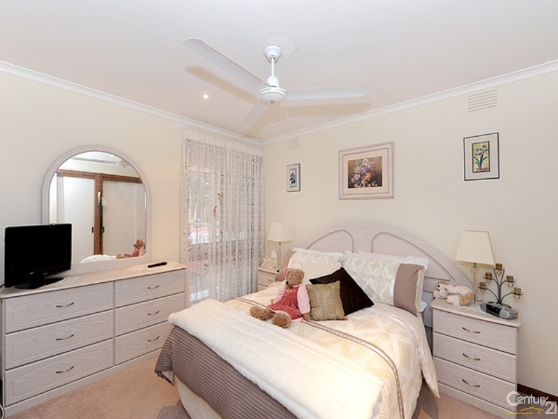 1/25 Manuka Road, Berwick VIC 3806