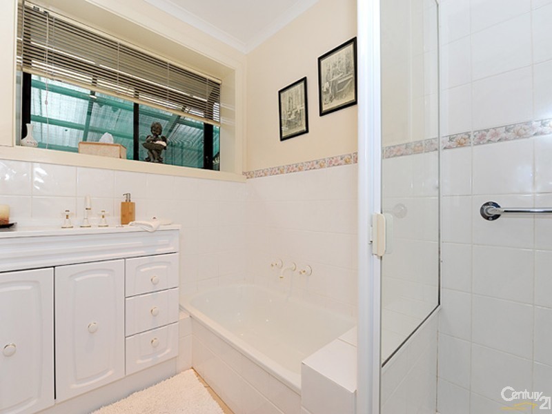 1/25 Manuka Road, Berwick VIC 3806