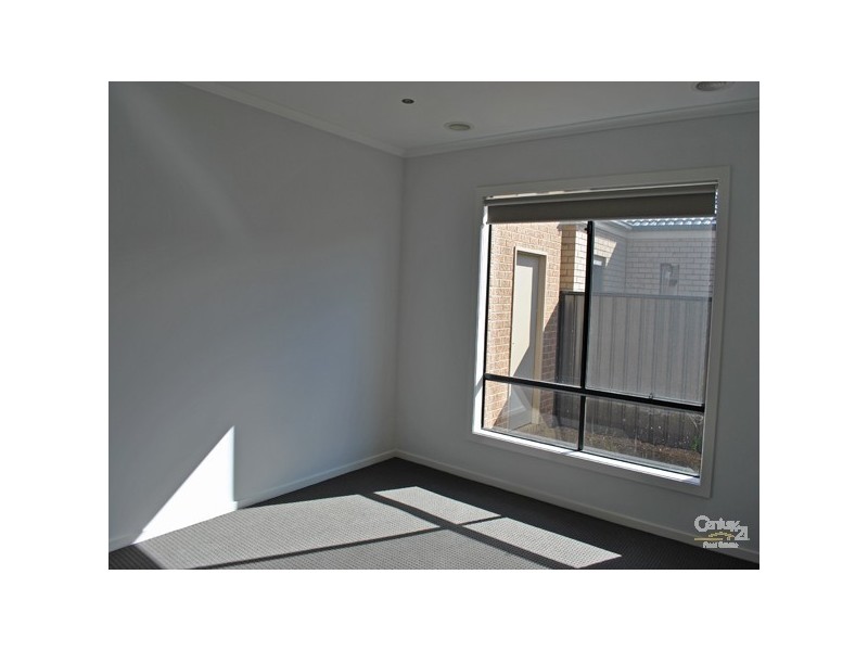 89 Selandra Boulevard, Clyde North VIC 3978