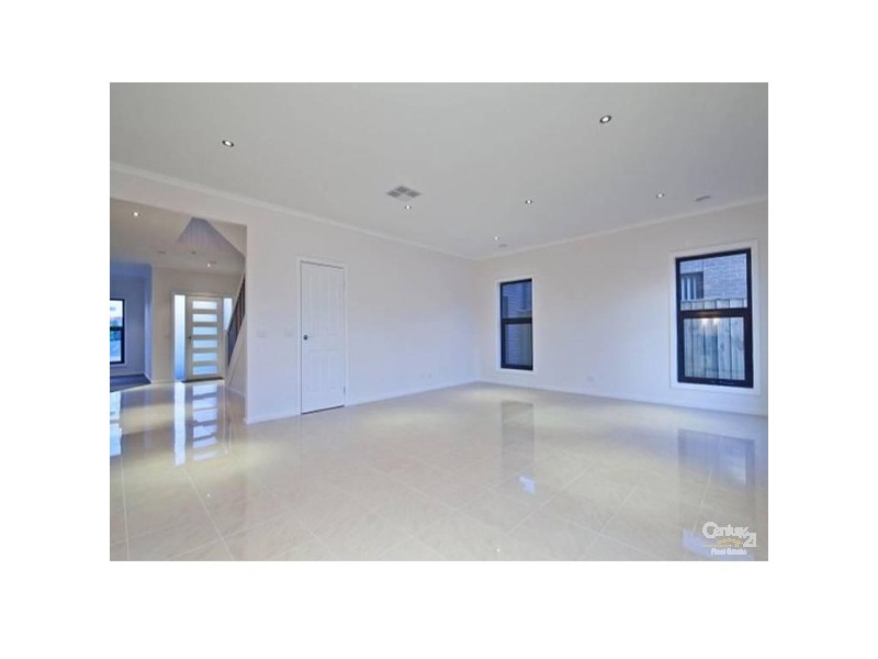 10 Georgetown Way, Officer VIC 3809