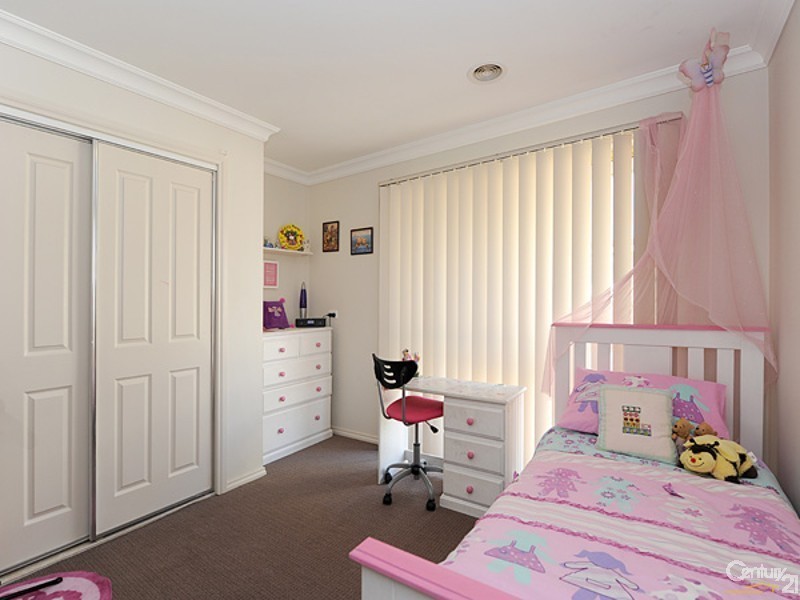 19 Emperor Road, Berwick VIC 3806