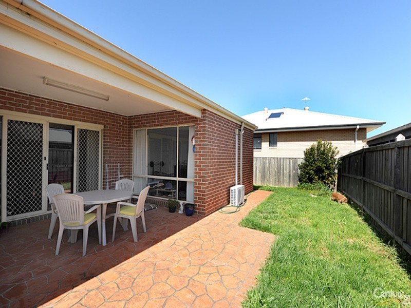 5 Highvale Crescent, Berwick VIC 3806