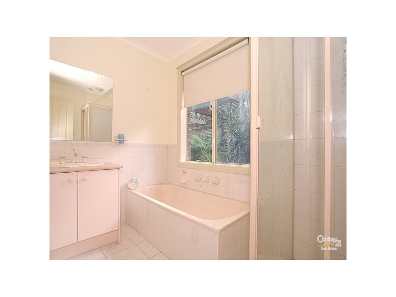 81 Avebury Drive, Berwick VIC 3806