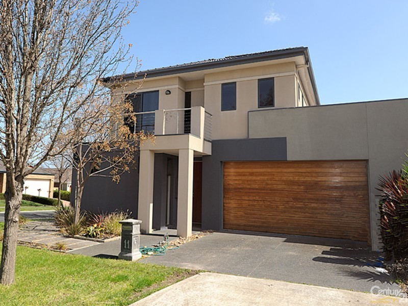 11 Greenhaven Terrace, Berwick VIC 3806