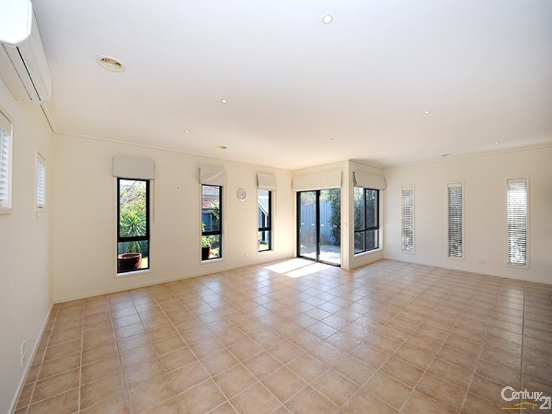 11 Greenhaven Terrace, Berwick VIC 3806