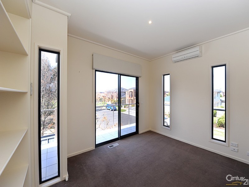 11 Greenhaven Terrace, Berwick VIC 3806