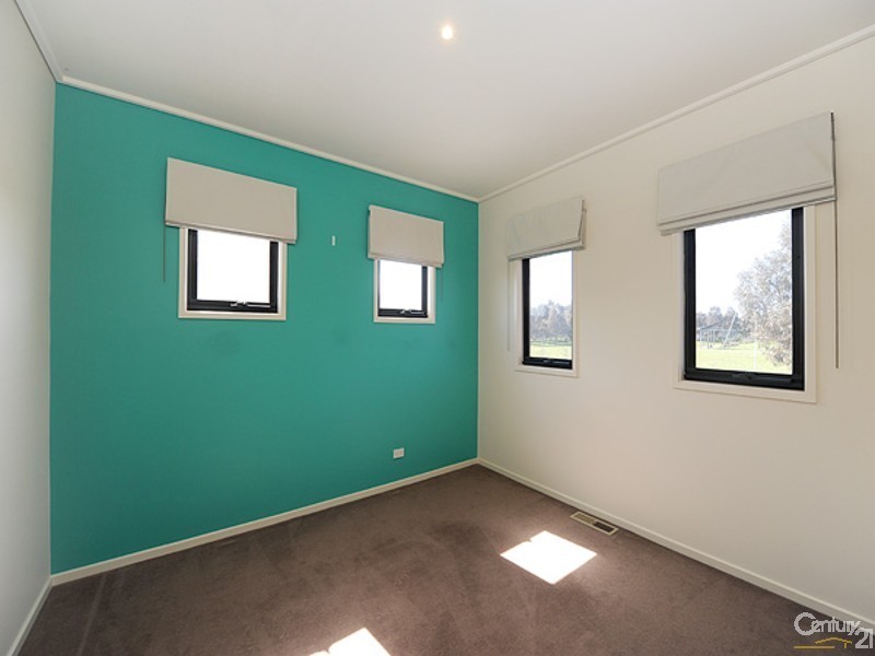 11 Greenhaven Terrace, Berwick VIC 3806