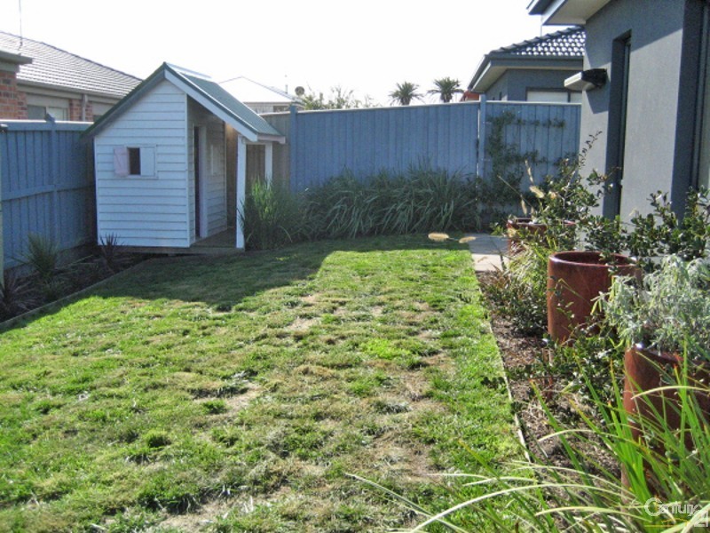 11 Greenhaven Terrace, Berwick VIC 3806