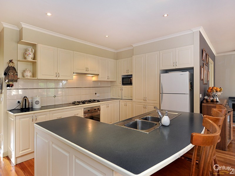 9 Vivienne Way, Berwick VIC 3806