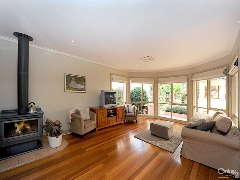 9 Vivienne Way, Berwick VIC 3806