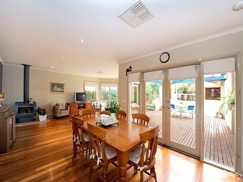 9 Vivienne Way, Berwick VIC 3806
