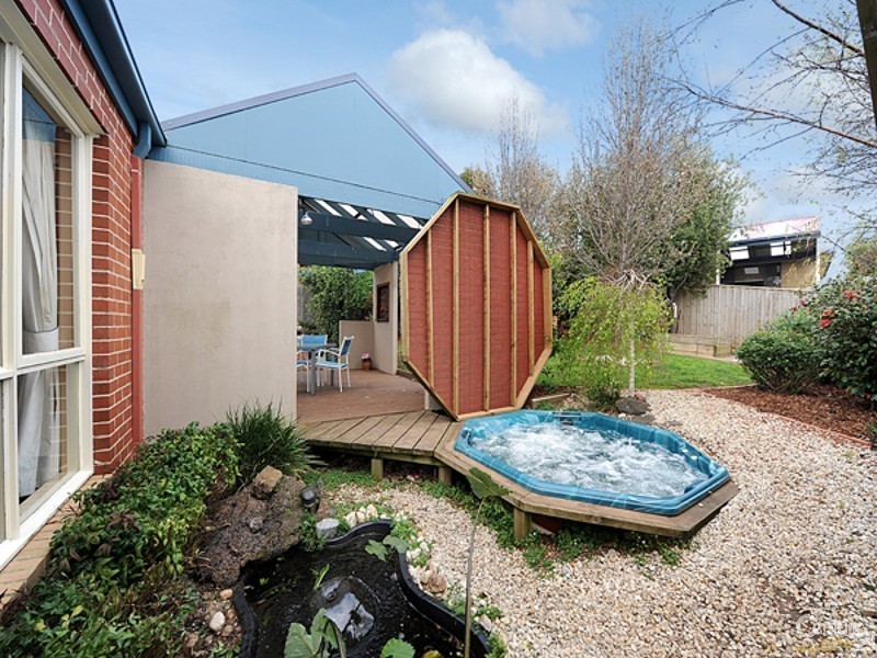 9 Vivienne Way, Berwick VIC 3806