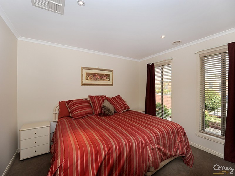 8 Cherrywood Way, Narre Warren South VIC 3805