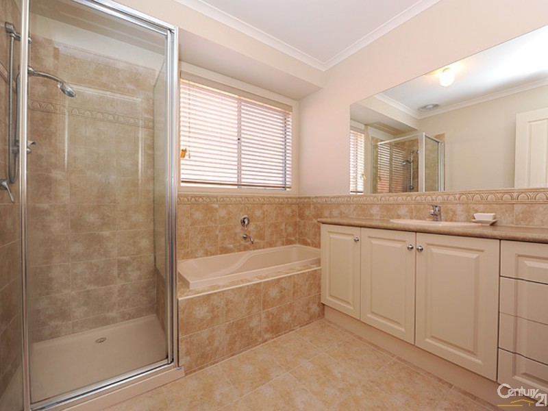 8 Cherrywood Way, Narre Warren South VIC 3805